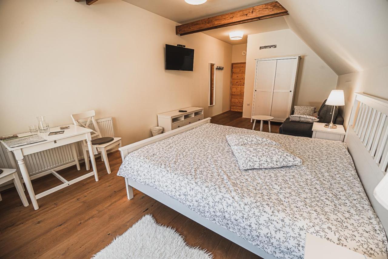 Farm Stay Zurej Sentjur Bagian luar foto